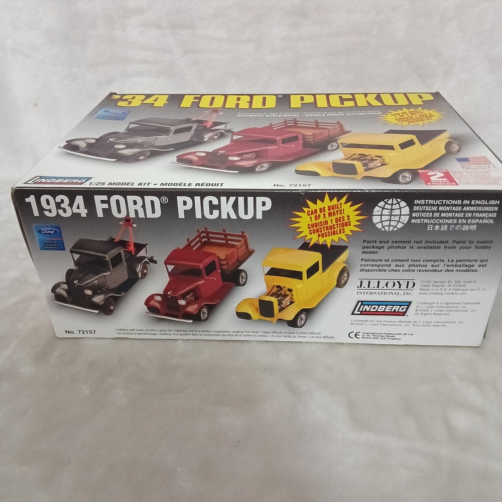 Lindberg 1934 Ford Pickup 1/25 Scale Model Kit 72157 3-in-1 Tow Stake Truck - Picture 3 of 5